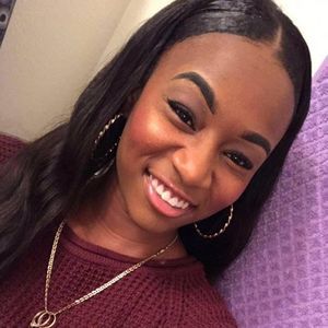 Meet your Posher, Alexis